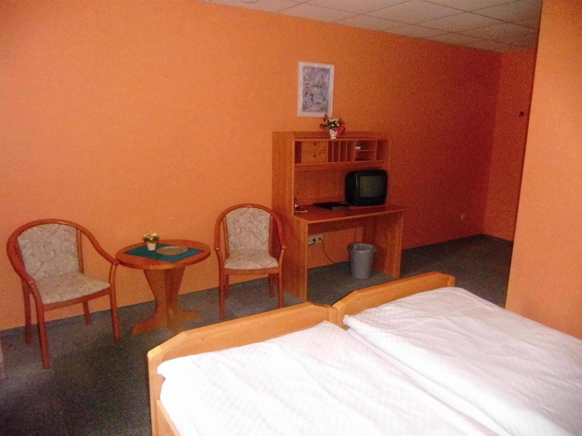 Hotel-Garni "Hof Von Hannover" Wittmund Extérieur photo